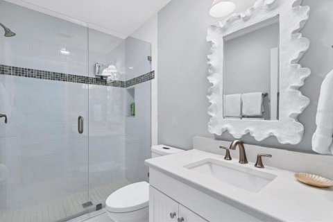 Townhouse in Boca Grande, Florida 2 bedrooms, 118.54 sq.m. № 2429444 - photo 25