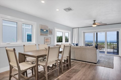 Townhouse in Boca Grande, Florida 2 bedrooms, 118.54 sq.m. № 2429444 - photo 13