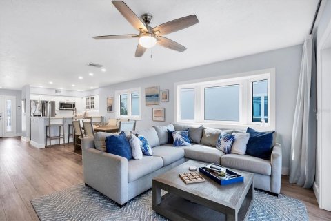 Townhouse in Boca Grande, Florida 2 bedrooms, 118.54 sq.m. № 2429444 - photo 7