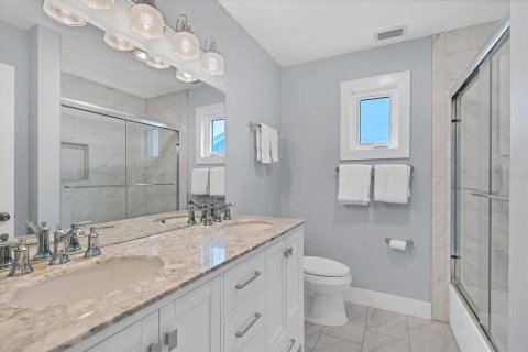 Townhouse in Boca Grande, Florida 2 bedrooms, 118.54 sq.m. № 2429444 - photo 22
