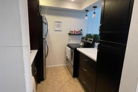 Copropriété à louer à Fort Lauderdale, Floride: 1 chambre, 65.96 m2 № 1921619 - photo 12