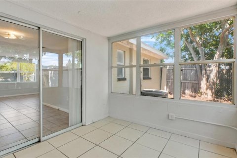 House in Largo, Florida 2 bedrooms, 66.24 sq.m. № 1750143 - photo 11