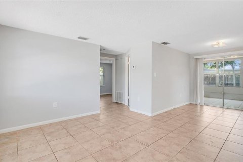 House in Largo, Florida 2 bedrooms, 66.24 sq.m. № 1750143 - photo 22