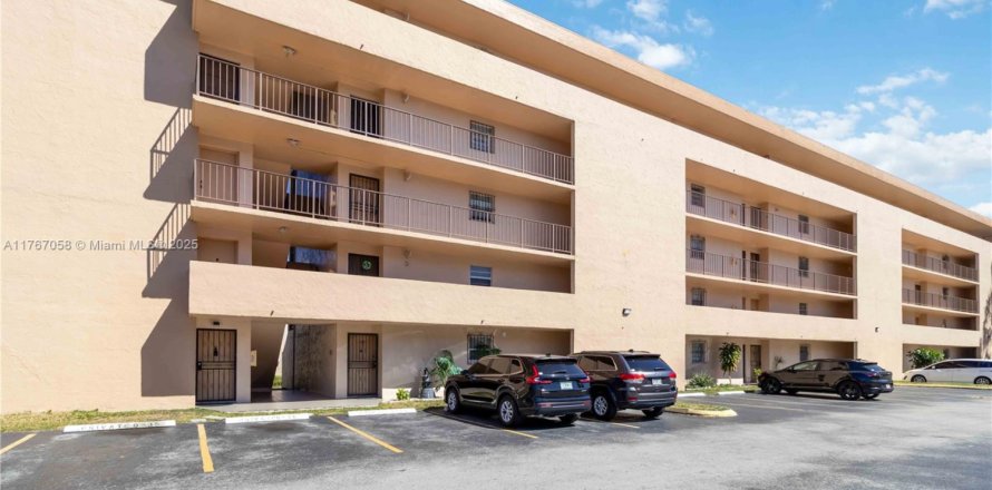 Condo in Miami, Florida, 2 bedrooms  № 1867692
