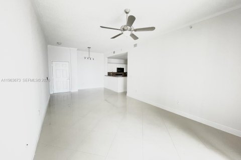 Condominio en alquiler en Fort Lauderdale, Florida, 1 dormitorio, 75.07 m2 № 2025632 - foto 3