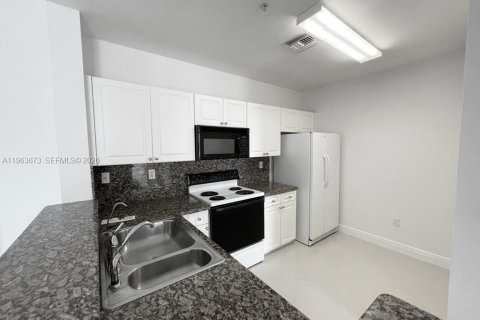 Condominio en alquiler en Fort Lauderdale, Florida, 1 dormitorio, 75.07 m2 № 2025632 - foto 5