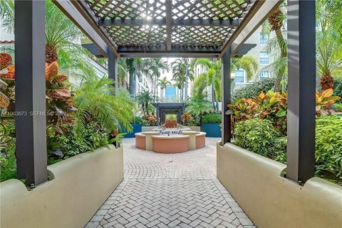 Condominio en alquiler en Fort Lauderdale, Florida, 1 dormitorio, 75.07 m2 № 2025632 - foto 24