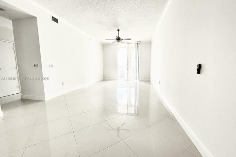 Condominio en alquiler en Fort Lauderdale, Florida, 1 dormitorio, 75.07 m2 № 2025632 - foto 4