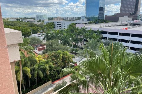 Condominio en alquiler en Fort Lauderdale, Florida, 1 dormitorio, 75.07 m2 № 2025632 - foto 15