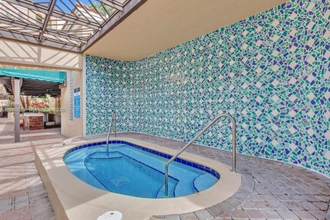 Condominio en alquiler en Fort Lauderdale, Florida, 1 dormitorio, 75.07 m2 № 2025632 - foto 22