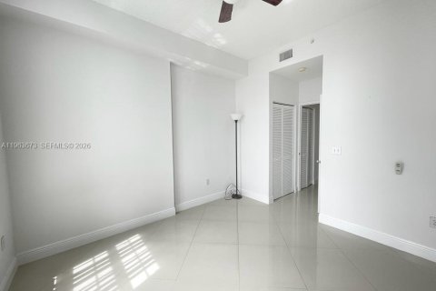 Condominio en alquiler en Fort Lauderdale, Florida, 1 dormitorio, 75.07 m2 № 2025632 - foto 9