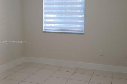 Copropriété à louer à Hialeah, Floride: 3 chambres, 110.18 m2 № 2024266 - photo 7