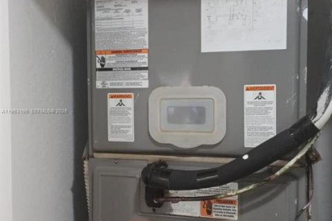 Copropriété à louer à Hialeah, Floride: 3 chambres, 110.18 m2 № 2024266 - photo 13