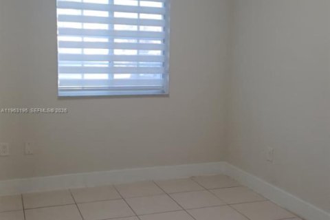 Copropriété à louer à Hialeah, Floride: 3 chambres, 110.18 m2 № 2024266 - photo 9