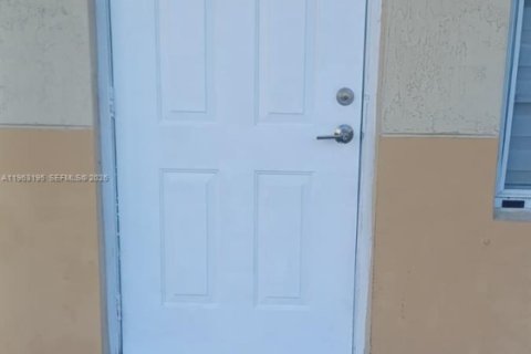 Copropriété à louer à Hialeah, Floride: 3 chambres, 110.18 m2 № 2024266 - photo 3