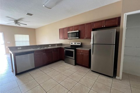Apartamento en alquiler en Kissimmee, Florida, 3 dormitorios, 125.42 m2 № 2209240 - foto 2