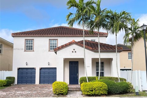 Villa ou maison à Miami, Floride 4 chambres, 286.14 m2 № 2390444