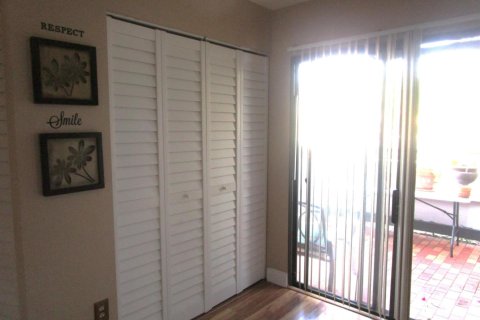 House in Royal Palm Beach, Florida 2 bedrooms, 104.05 sq.m. № 921097 - photo 1