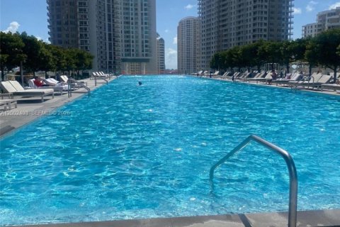 Condo in Miami, Florida, 1 bedroom  № 2170339 - photo 9