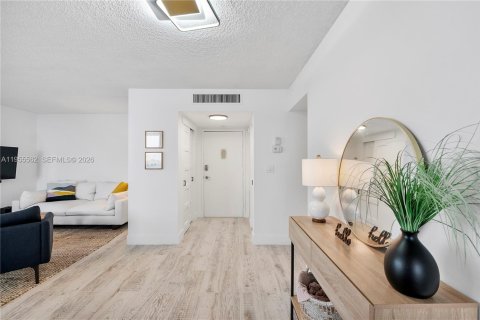 Condominio en venta en Pompano Beach, Florida, 2 dormitorios, 92.9 m2 № 2025037 - foto 9