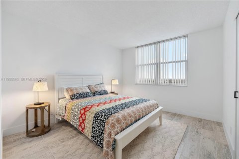 Condominio en venta en Pompano Beach, Florida, 2 dormitorios, 92.9 m2 № 2025037 - foto 21