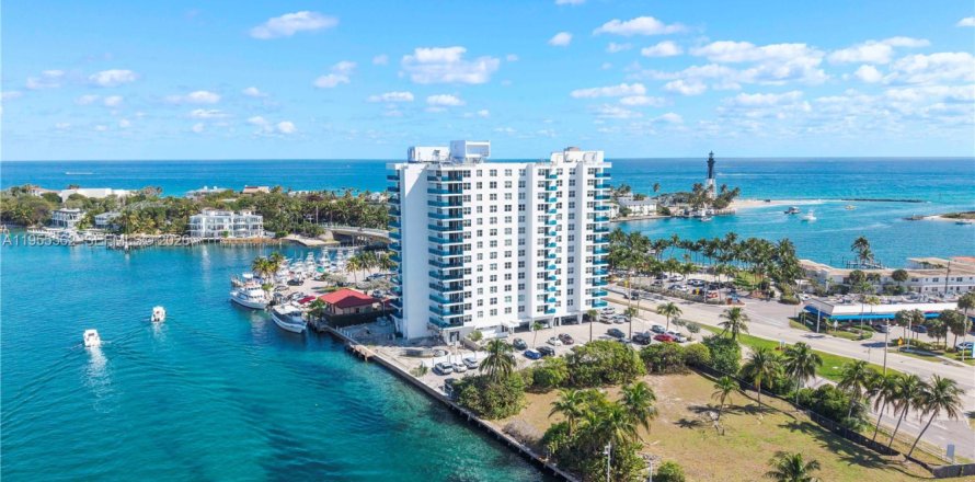 Condominio en Pompano Beach, Florida, 2 dormitorios  № 2025037