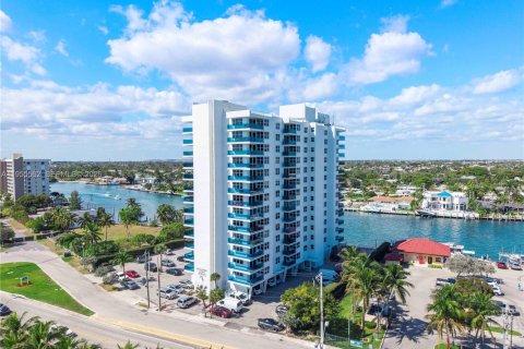 Condominio en venta en Pompano Beach, Florida, 2 dormitorios, 92.9 m2 № 2025037 - foto 3
