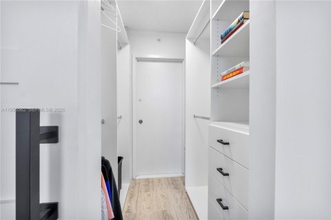 Condominio en venta en Pompano Beach, Florida, 2 dormitorios, 92.9 m2 № 2025037 - foto 20