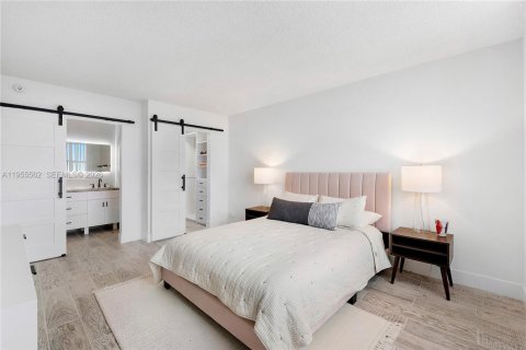 Condominio en venta en Pompano Beach, Florida, 2 dormitorios, 92.9 m2 № 2025037 - foto 16