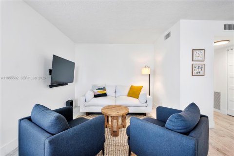 Condominio en venta en Pompano Beach, Florida, 2 dormitorios, 92.9 m2 № 2025037 - foto 7