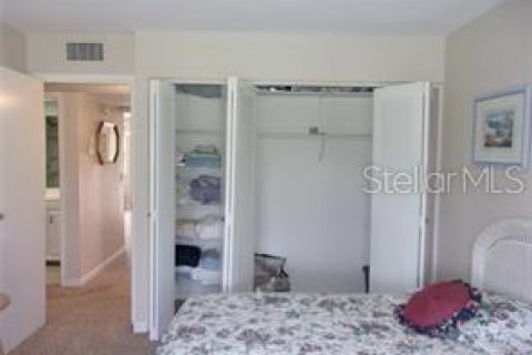 Condo in Sun City Center, Florida, 2 bedrooms  № 2111839 - photo 20