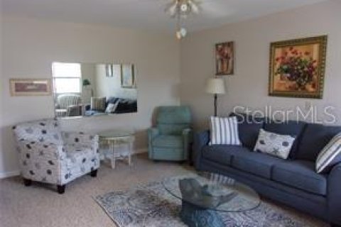 Condo in Sun City Center, Florida, 2 bedrooms  № 2111839 - photo 6