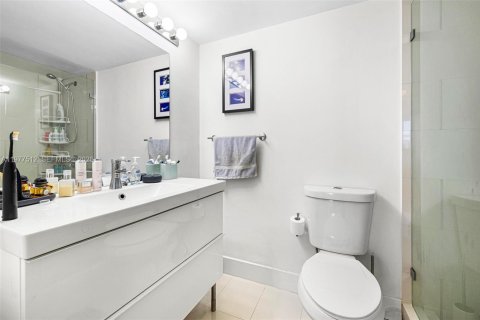 Condo in Miami Beach, Florida, 2 bedrooms  № 2041864 - photo 28