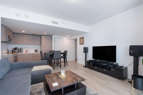 Condominio en alquiler en Miami, Florida, 1 dormitorio, 52.95 m2 № 2041356 - foto 5