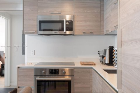 Condominio en alquiler en Miami, Florida, 1 dormitorio, 52.95 m2 № 2041356 - foto 11