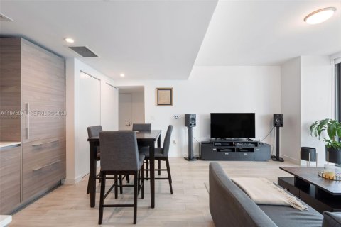 Condominio en alquiler en Miami, Florida, 1 dormitorio, 52.95 m2 № 2041356 - foto 8