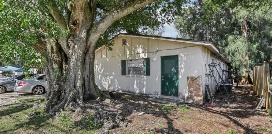 Immobilier commercial à Clearwater, Floride 8 chambres, 306.58 m2 № 1876091