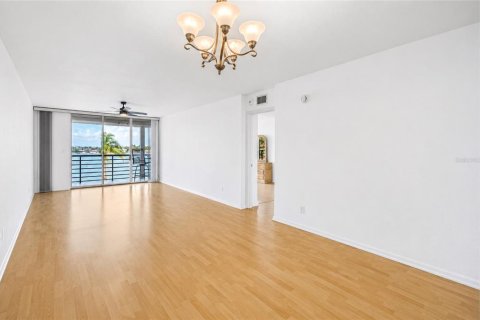 Copropriété à vendre à Saint Petersburg, Floride: 2 chambres, 107.77 m2 № 2204063 - photo 7