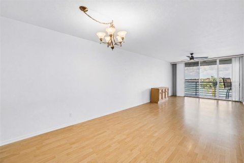 Copropriété à vendre à Saint Petersburg, Floride: 2 chambres, 107.77 m2 № 2204063 - photo 9
