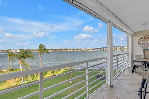 Copropriété à vendre à Saint Petersburg, Floride: 2 chambres, 107.77 m2 № 2204063 - photo 3