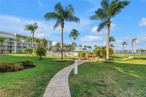 Copropriété à vendre à Saint Petersburg, Floride: 2 chambres, 107.77 m2 № 2204063 - photo 26
