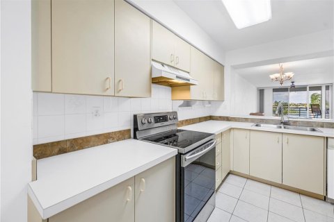 Copropriété à vendre à Saint Petersburg, Floride: 2 chambres, 107.77 m2 № 2204063 - photo 17