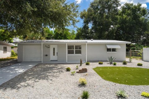 House in Holiday, Florida 2 bedrooms, 75.81 sq.m. № 2308122