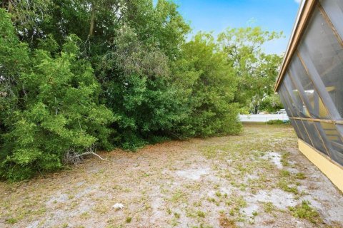House in Tampa, Florida 3 bedrooms, 125.51 sq.m. № 2236501 - photo 24