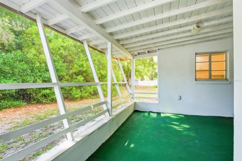 House in Tampa, Florida 3 bedrooms, 125.51 sq.m. № 2236501 - photo 23