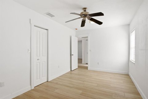 House in Tampa, Florida 3 bedrooms, 125.51 sq.m. № 2236501 - photo 13