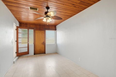 House in Tampa, Florida 3 bedrooms, 125.51 sq.m. № 2236501 - photo 20