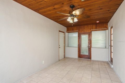 House in Tampa, Florida 3 bedrooms, 125.51 sq.m. № 2236501 - photo 18