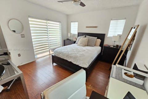 Casa en venta en Miami, Florida, 3 dormitorios, 115.38 m2 № 2002993 - foto 16