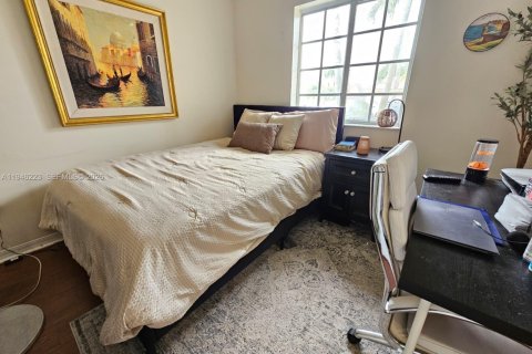 Casa en venta en Miami, Florida, 3 dormitorios, 115.38 m2 № 2002993 - foto 12